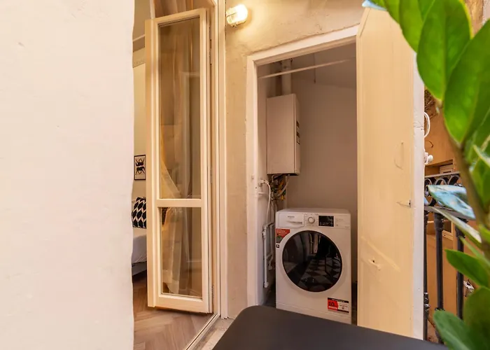 Apartament Castro Pretorio 9 - Fromhometorome *